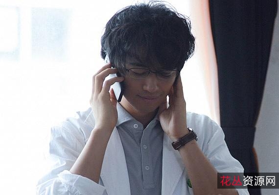 《昼颜:下午3点的恋人们,由阿里云提供的双语字幕》