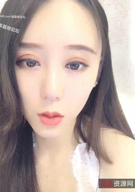 虎牙美女艾薇儿baby欧美巨星神曲Innocent化妆Cos福利私拍合集