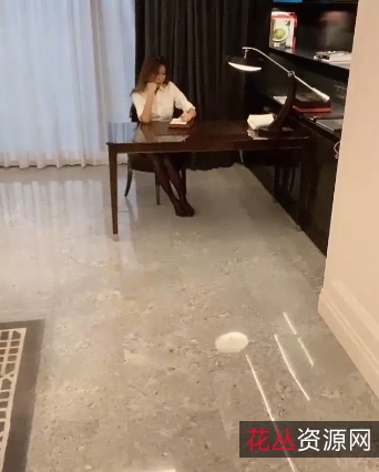 《GatitaYan:多才多艺的电竞女神主持人,给你带来正能量的电竞全系列作品合集》