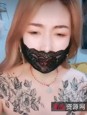 极品女主播橘子超甜:个性火辣纹身大秀