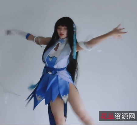 虎牙小余:二次元美少女的诱惑与魅力