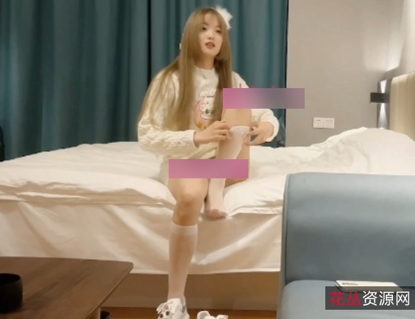 深海小鱼国庆酒店约会给力视频：文学系可爱学妹身材完美雪白大长腿，无圣光高速做种，三日哈希校验！