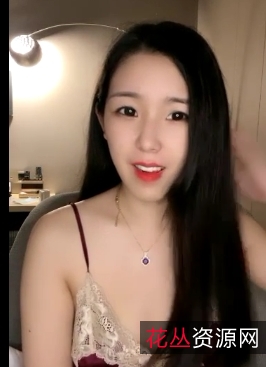 水蜜桃媛媛：高颜值女主播，开朗性格，火辣身材，与粉丝互动，2.52G视频合集