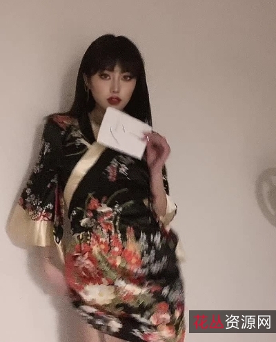 Lisa绝绝子2021-2022最新热舞自购801M+2部+9分15+有声+30万粉+直播带货+挑战版+40万点赞+站内电报+定制资源+肉风险+失效补