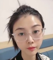 御姐气质美女苗条身材M腿扒拉神秘处特写眼镜脱衣舞