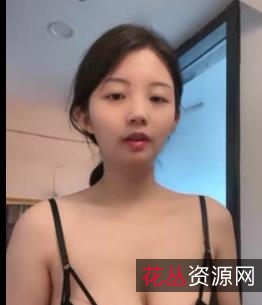 女王征服:粉丝项圈鞭子抽打无毛某处