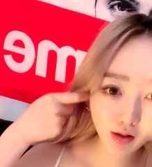 网红女神精cai+te写：掰开某处揉搓内裤，1V584MB百度盘