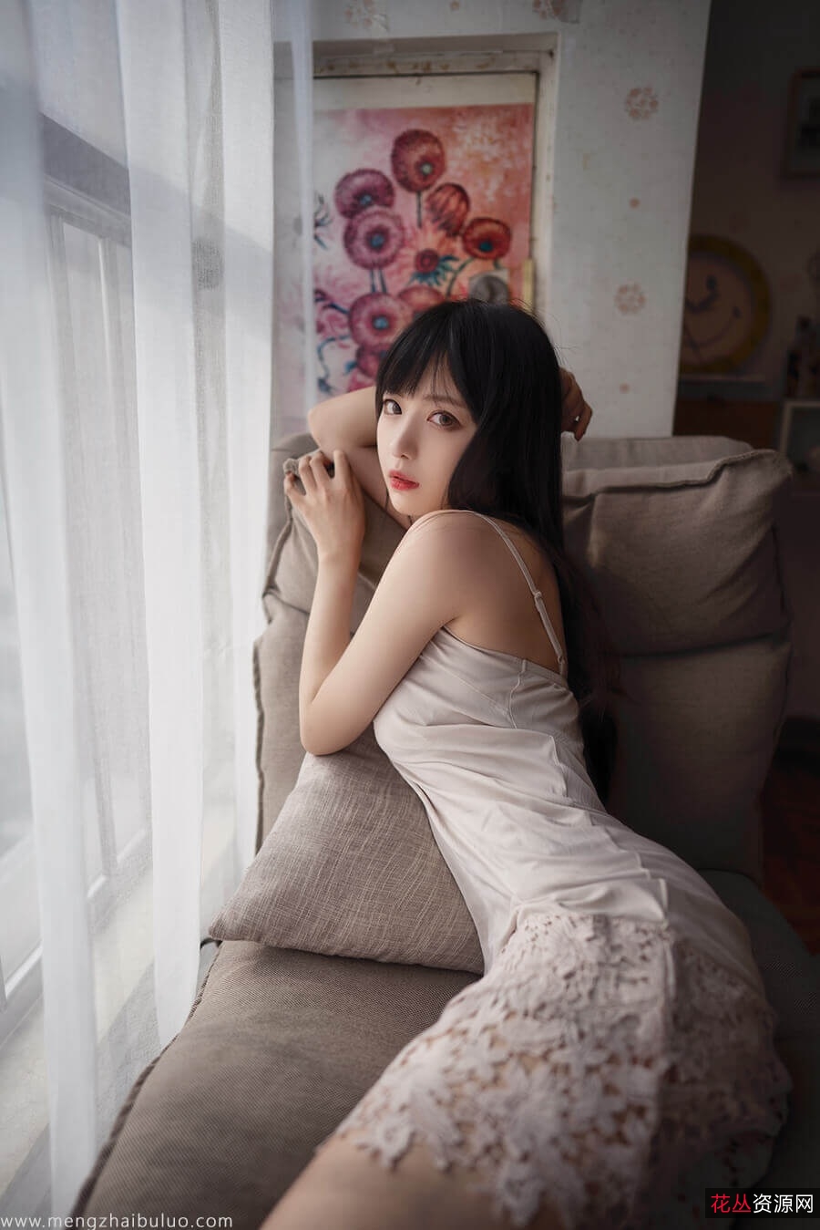 小鹿鹿4K视频图集:微博人气女神清纯学妹妖艳COS性感御姐守护底线