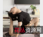 精选反差露脸舞蹈系小美女自拍：一少、一字马、血滚滚服装玩具4.4G