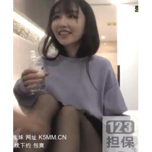 精选清纯妹子高清珍藏甜美小酒窝JK黑丝袖珍1V403M