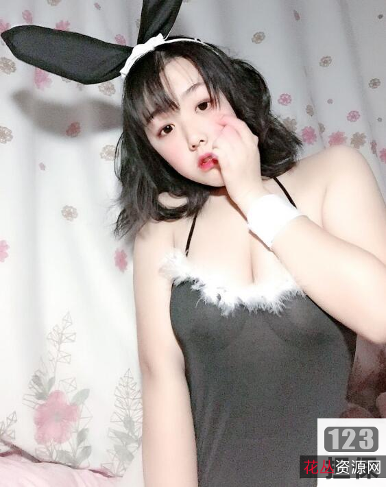 1.新潮奶酪：NeoCheese2.甜美少女：VanillaCutie3.学姐护航：YourBigSister'sProtection4.黑袜惊艳：BlackSocksStunner5.护士梦想：NurseDreams6.蓝色梦境：BlueDreamland7.连体袜美腿：StockingsforGorgeousLegs8.吸口酸奶爱：LoveforSourMilk9.线下约会：Offl