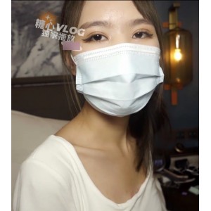 大学生约会时穿黑丝牛仔裤，使用无屏障后推车内释