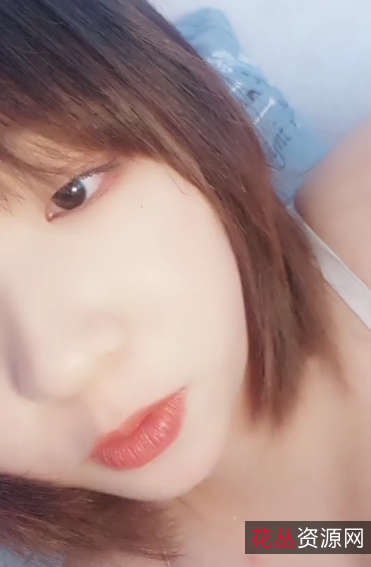 九儿小川白色吊带