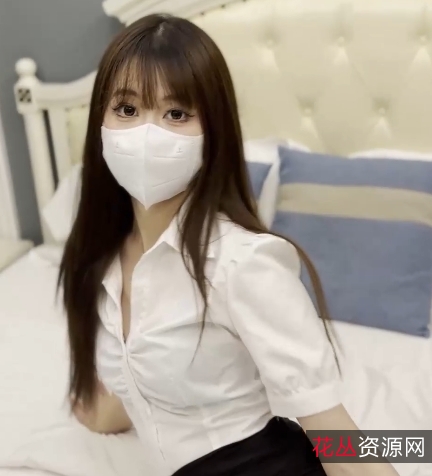 窈窕身材的清纯美少女OL穿着吊带包臀裙配黑丝,Cola酱,1v+和436m资源分享
