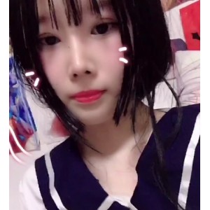 网红福利：白丝学生服装姬仙萝