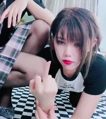 套路直播美离子和超美m小狗四部视频