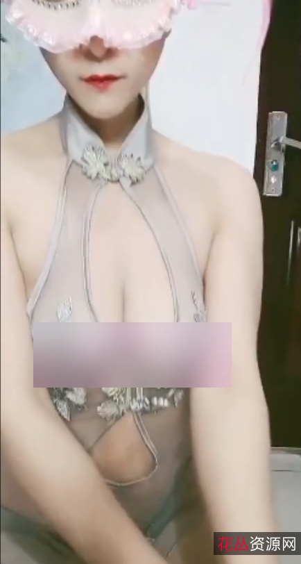 女神月下小妞的快手翘臀美腿视频17V128MB百度盘