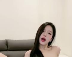 性感包臀裙女神，黑丝大长腿，颜值抗打，1分56秒精彩视频