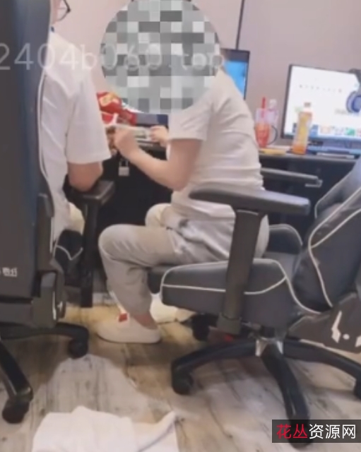 海角妹夫玩弄妹妹怀孕大肚子博主1v视频