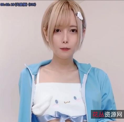 秋月真凌：玩具爱好者的独特风采