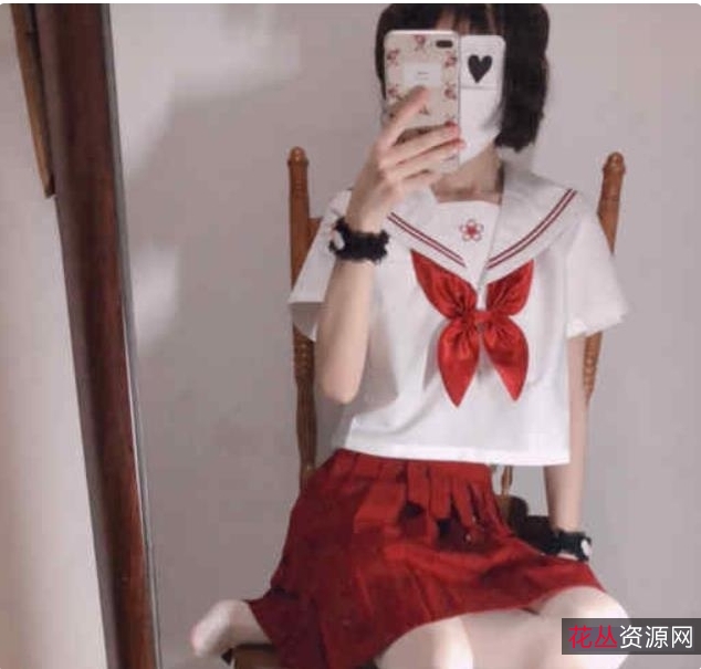 一起来关注这位充满活力的网红小结巴，看她的猫耳朵合集，感受她的创意和魅力吧！