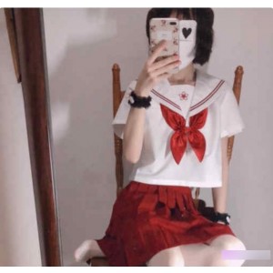 一起来关注这位充满活力的网红小结巴，看她的猫耳朵合集，感受她的创意和魅力吧！