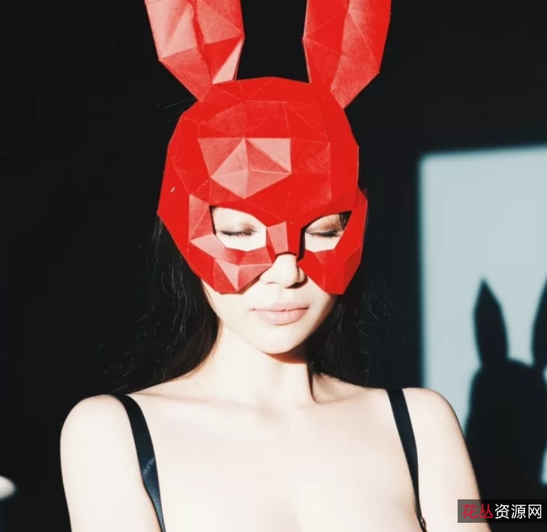 大罩杯嫩模户外奔放展示10V视频,永久有效链接