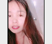 口味重女王小芳用拳自拍，时长28分，双管其下