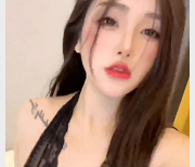 神颜主播心甜：定制视频，颜值身材露脸，网友更新收藏