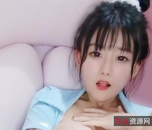 子的感觉,让人仿佛置身于一个清新的世界中。观众们可以通过这个合集更好地了解软软小湿妹,感受她的直播魅力,享受她带来的乐趣和惊喜。赶快点击观看这个清纯软妹子的直播合集吧!