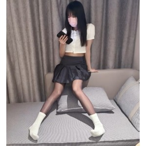 “91拆二代CC240v52.7g合集，收藏829，百度115，新增1vJK黑丝，网络视频风靡全球”