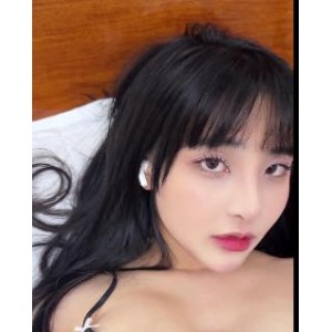 2024年8月档：OF网红yuumeilyn私拍合集，COS女模车衣棒棒糖嘴艺惊艳上贤妗