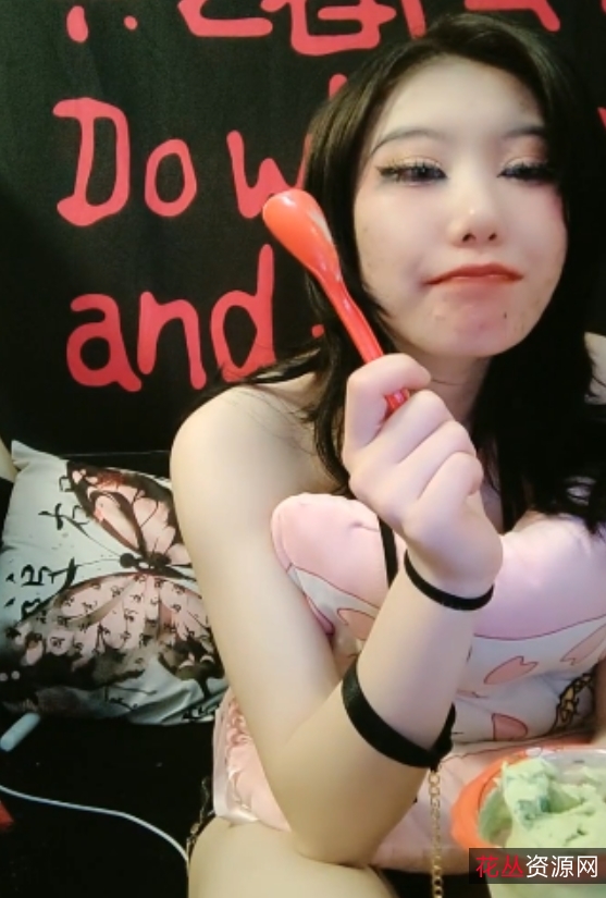 镜宝147.8g合集:长腿舞蹈主播的舞台盛宴