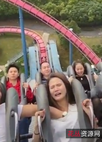 活力和热情,让人不由自主地被吸引。如果你也想在公共场所找到一种别样的解压方式,那就赶紧来甄选这个视频吧!让小梦带你领略不一样的互动感觉,释放压抑的心情,让宿醉女也能找到自己的乐趣!