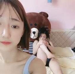 网红母女快手直播：亲密互摸高兴秀2V，556M视频