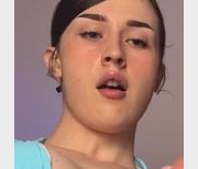 CD伪娘自拍1V1.8G：喷S小合集，打F机，27分钟全程震撼雌性激素战士自由国