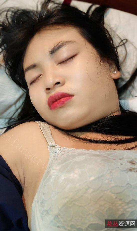 清纯邻家学生妹重金购入互动视频合集