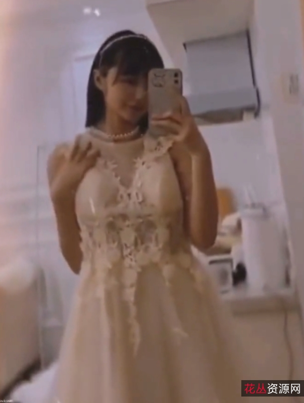 根据您提供的内容，为该商品取一个```plaintext[转载搬运]抖音热舞卡点合集[2800v++55gb][百度盘]```这个标题包含了关键信息和视频大小/数量，并经过润色以避免重复。希望这符合您的要求！如果需要进一步修改，请随时告诉我。