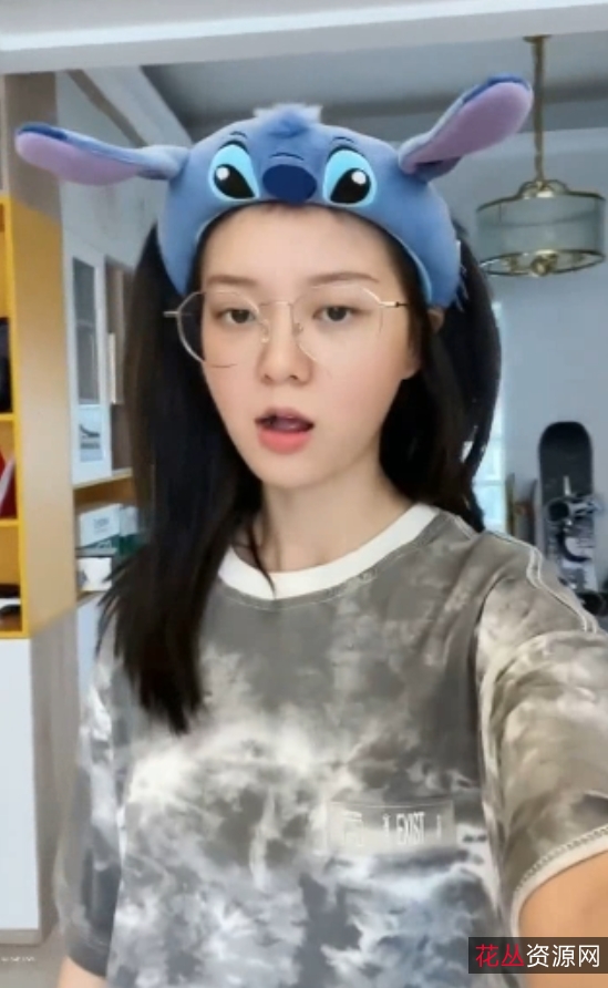 “抖音风双马尾弹力摇捣蒜舞合集：1100+视频15.6G，附带秒传防爆功能”