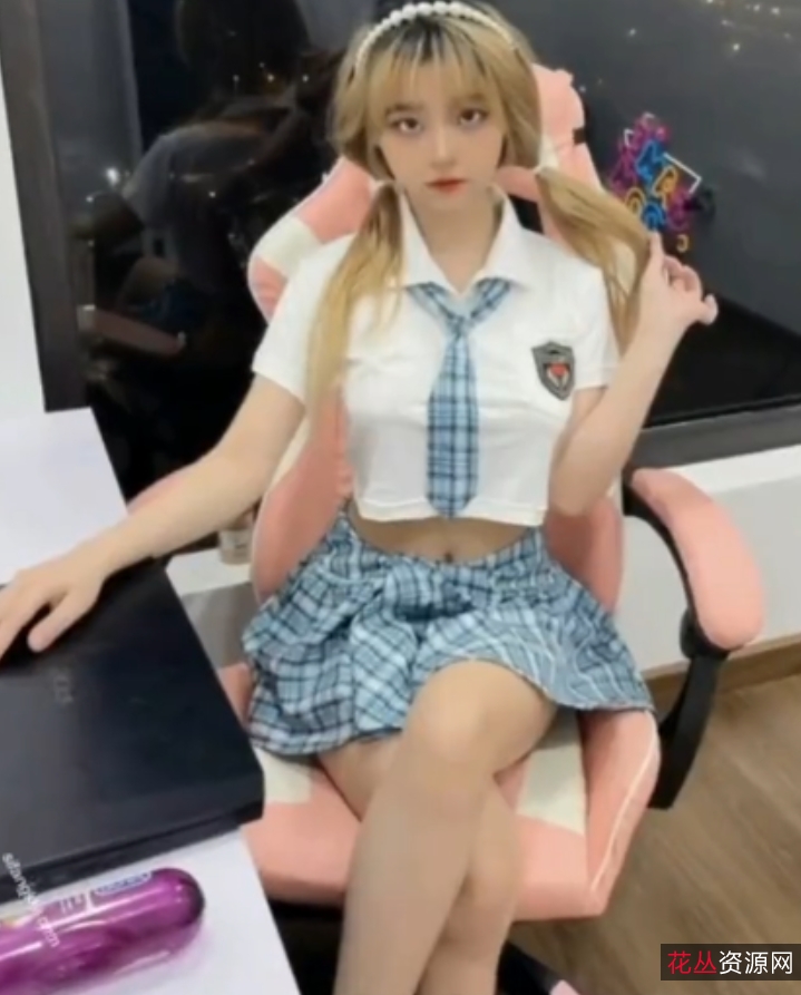 “抖音风双马尾弹力摇捣蒜舞合集：1100+视频15.6G，附带秒传防爆功能”