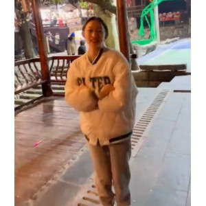 .2万次，成为了新小狗们的心头好。如果你也想一窥梦杰的反差婊狗子系列，赶紧收藏起来吧！