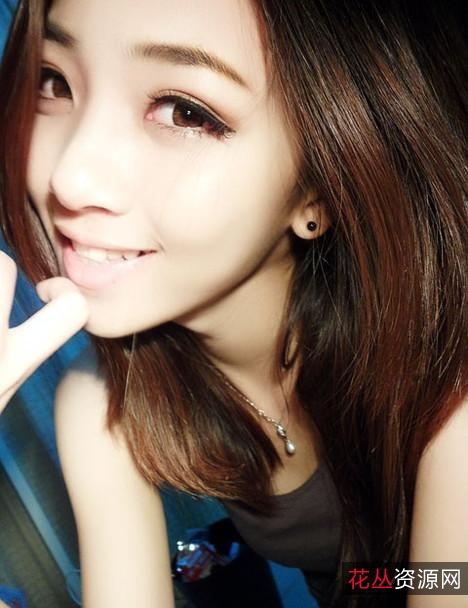 青纯网红雯妹不说话视频合集，6套经典绯闻资源，1.7G高清直播回顾，尽显颜值与身材魅力