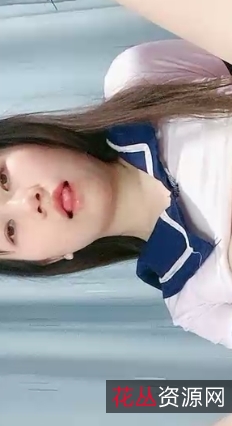 ，这个视频合集《咬一口软糖16v10g合集》不仅是软糖爱好者的必收藏，也是一部展现独特热情的文化传媒作品。