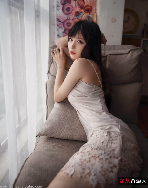 小鹿鹿微博视频合集:人气女神的精彩生活