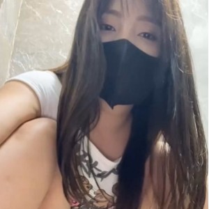 LoveLynn男厕秀：放飞自我，露脸丝袜，视频nv90g