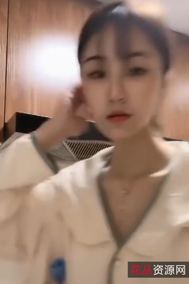 疯狂抖音美女金:迷人颜值视频,高清大片!