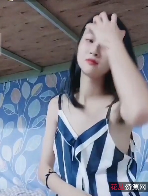 疯狂抖音美女热舞秀,露乳福利尺度大,视频大小1.78G