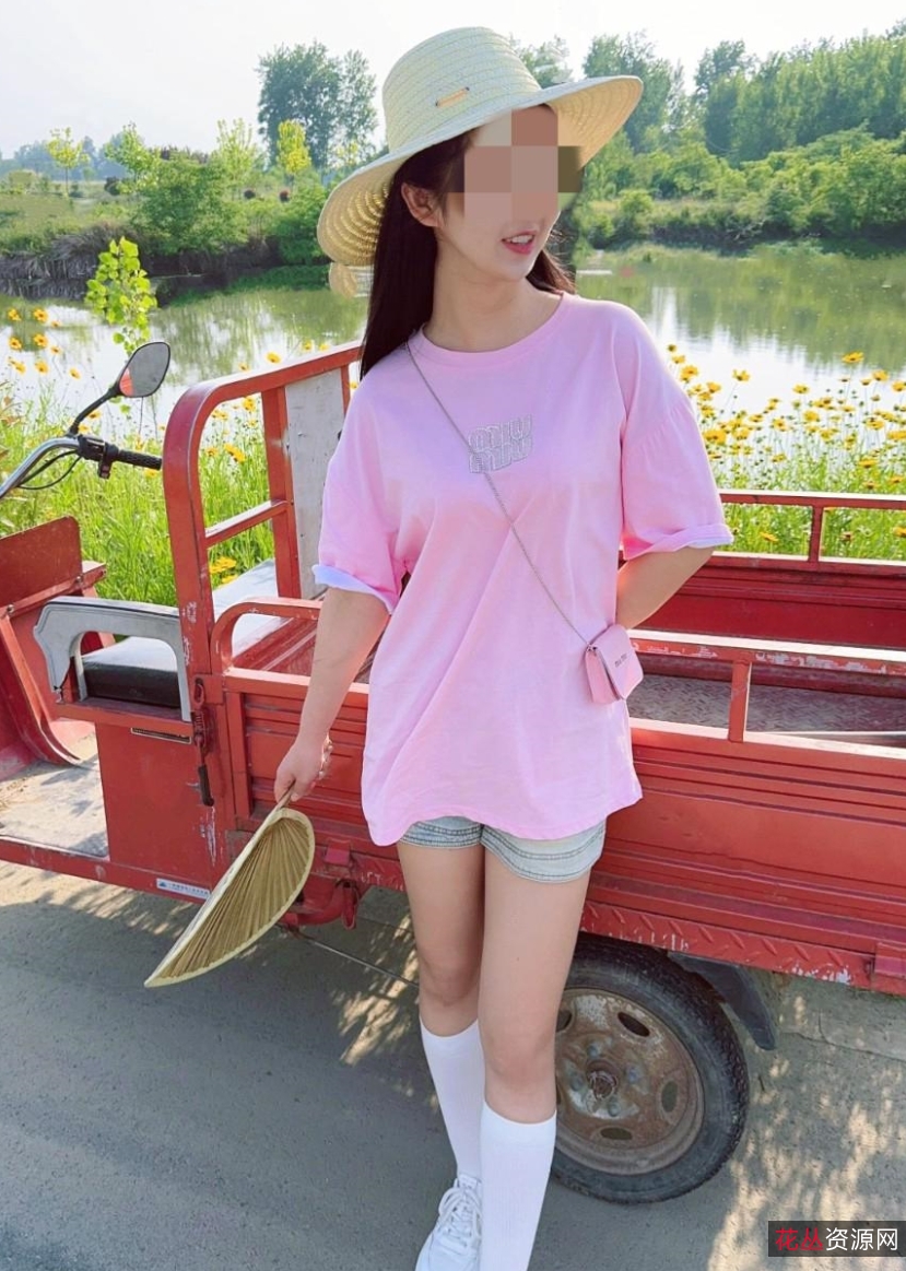 亲姐姐24V10.5G野外路边合集视频,超值收藏471个精彩瞬间,百度ED2K下载!