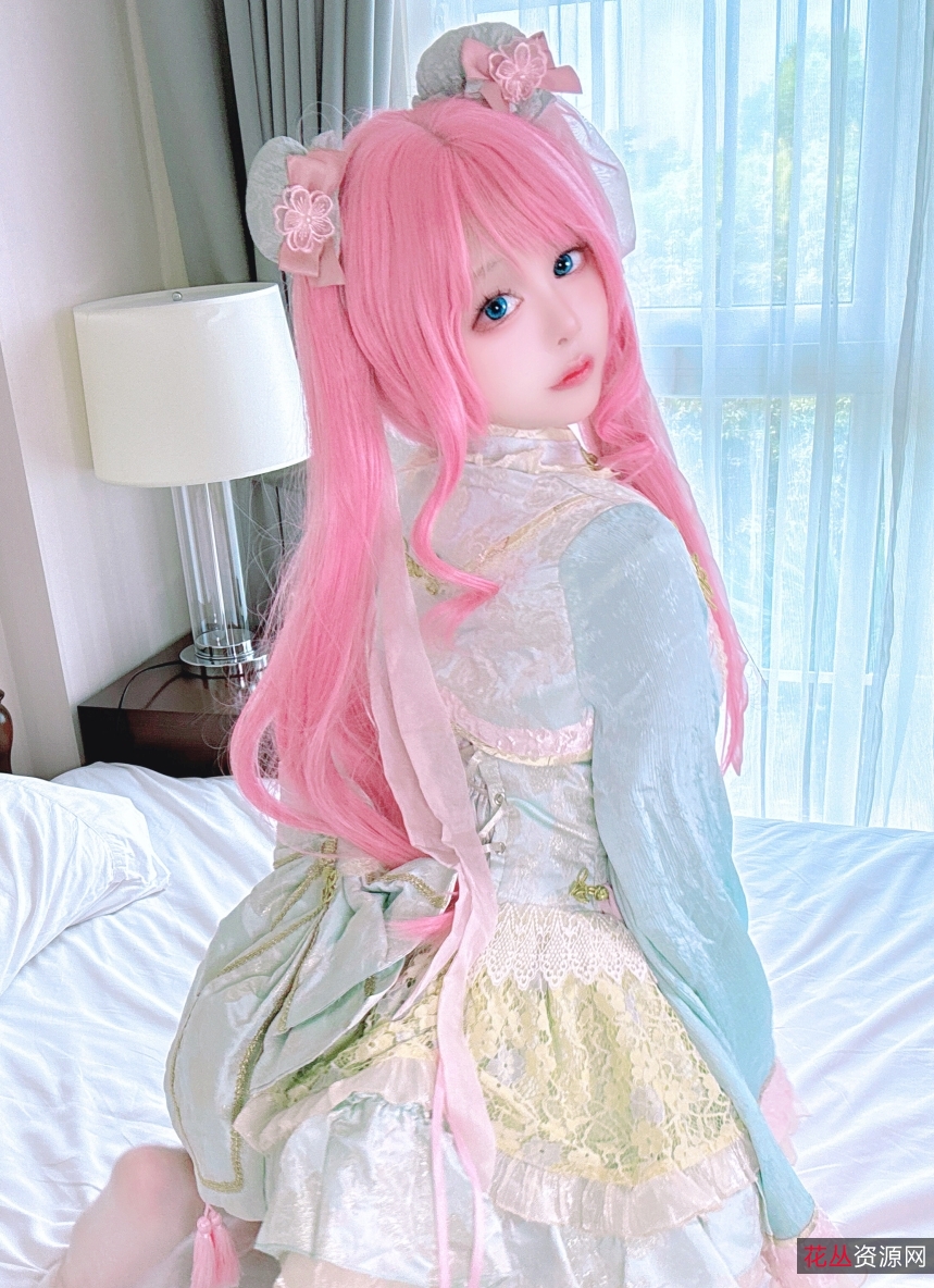 转载搬运OF推特福利姬coserremukira最新合集66P122V9.01G,微胖身材漂亮馒头胖臀