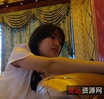 绝版91大神大学生空姐艺校舞蹈生自拍合集6部10G，小姐姐被报警抓